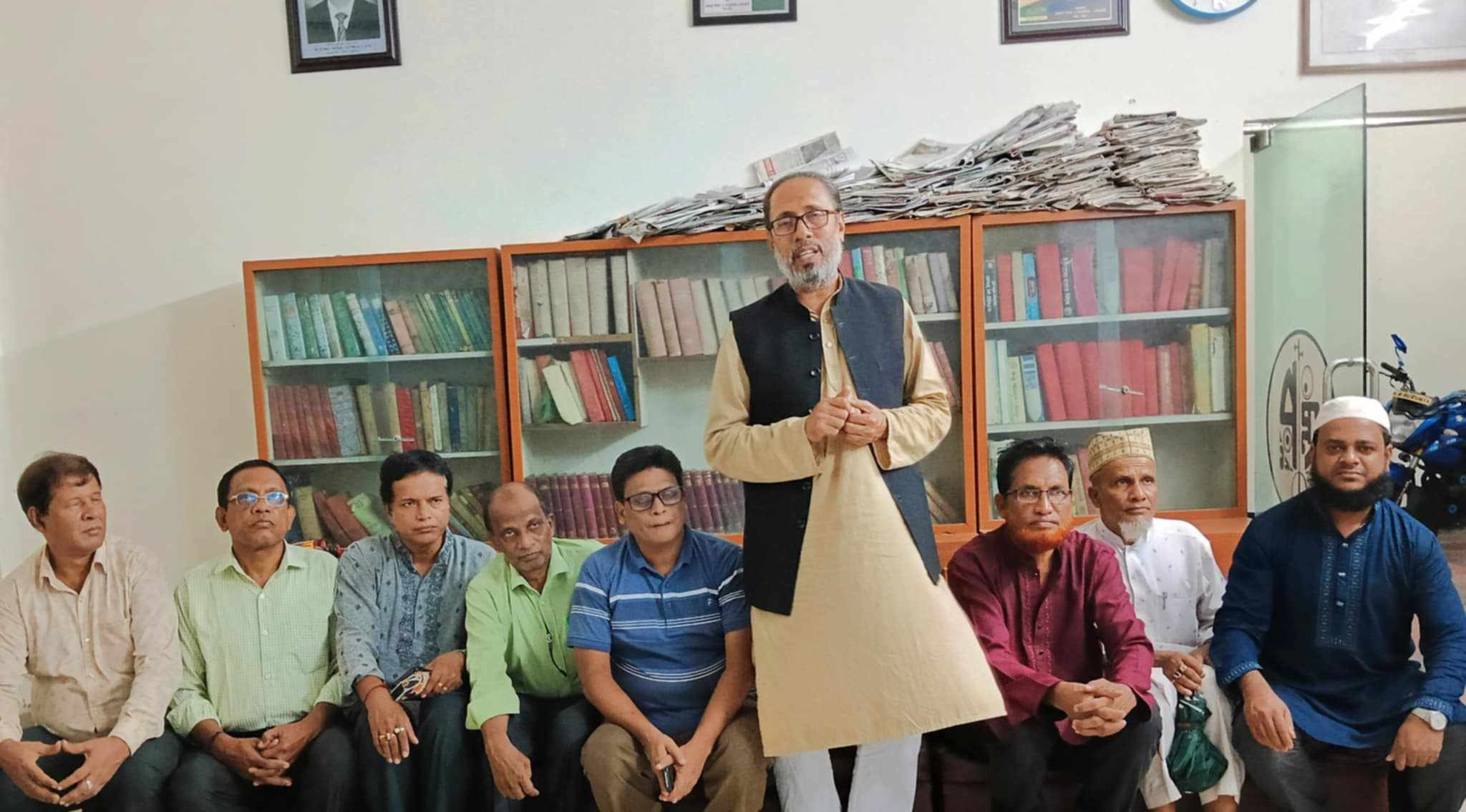 আজকাল মিয়া ফারুকীর মতন সাহসী মানুষ খুঁজে পাওয়া  বিরল- মেয়র আইয়ুব বাবুল 