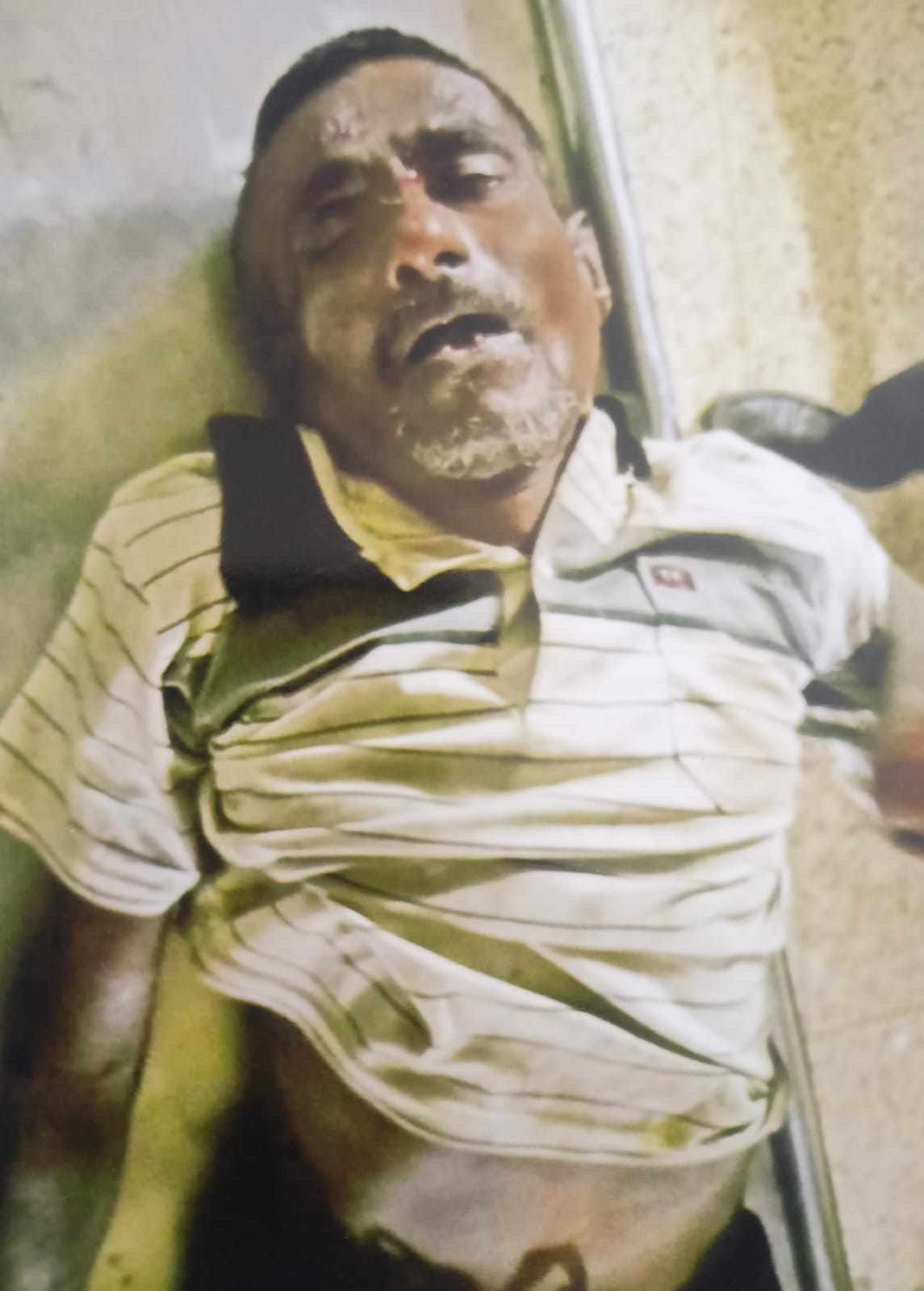 গোপালগঞ্জ সদর হাসপাতালে মৃত ব্যক্তির পরিচয় মেলেনি পুলিশের হেফাজতে পৌর কবরস্থানে দাফন।