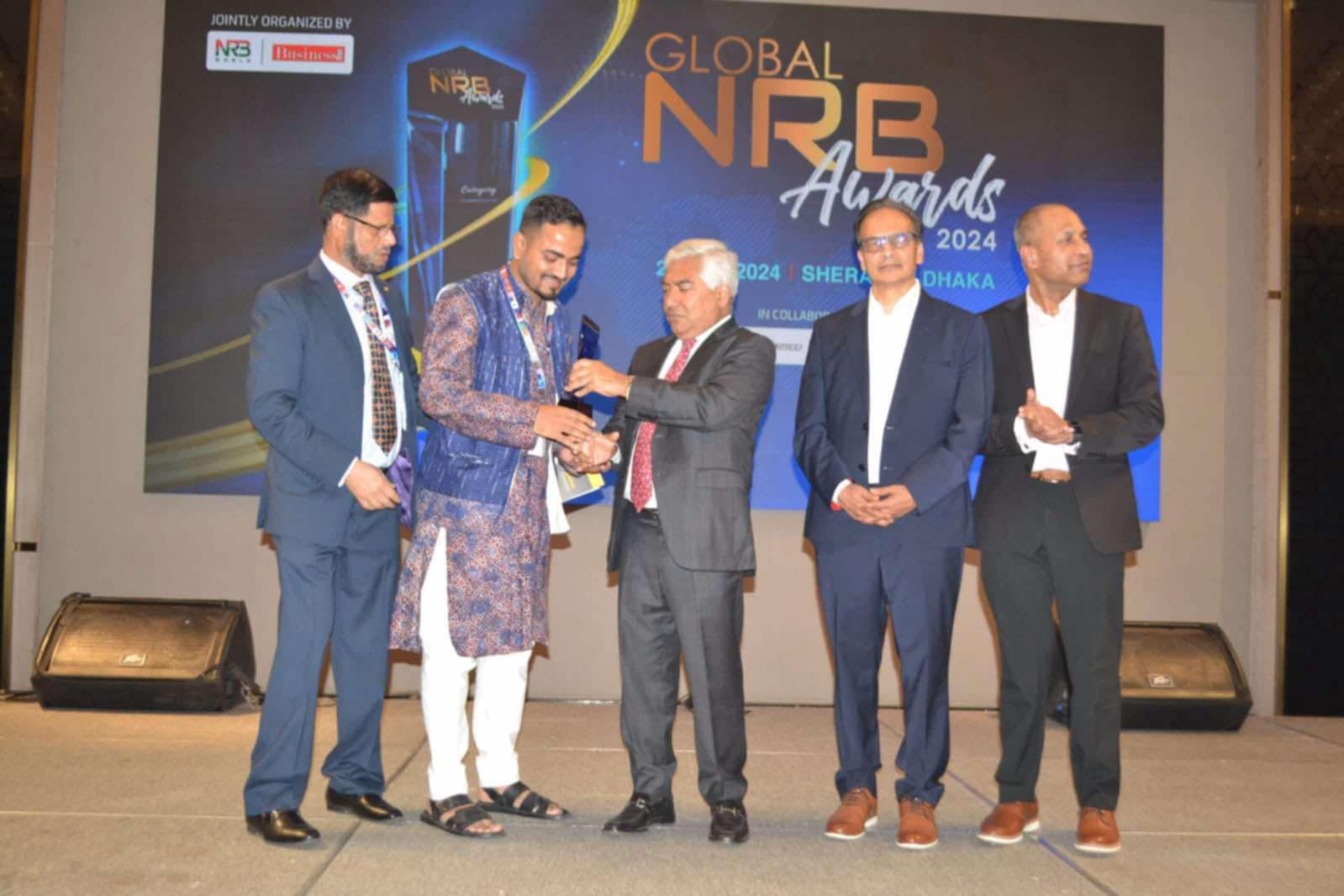 মজারু পেলো এনআরবি ওয়ার্ল্ড এক্সিলেন্স অ্যাওয়ার্ড।