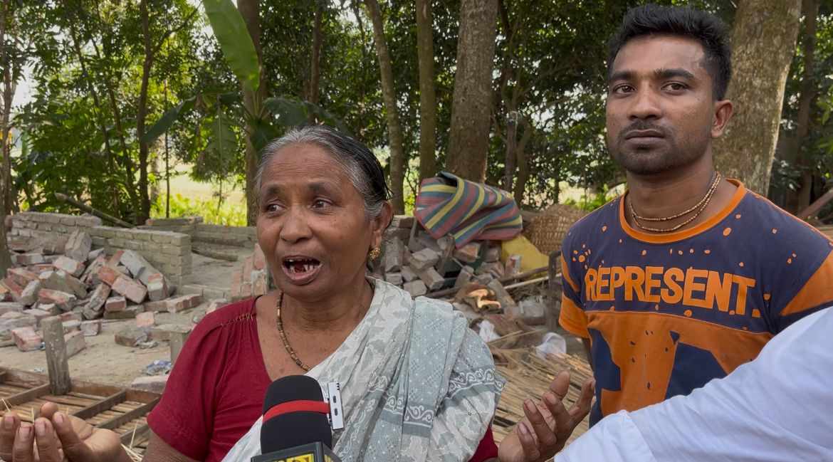 শিবচরে জমি সংক্রান্ত বিরোধীদের জেরে এক  পরিবারের বাড়িতে হামলা ও ভাঙচুর