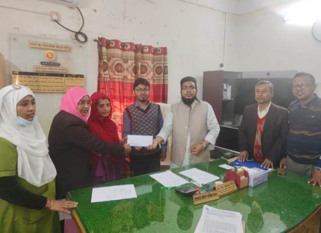 গলাচিপায় অসহায় দরিদ্র গর্ভবতী মাকে আর্থিক সহায়তা প্রদান কর্মসূচী উদ্বোধন।