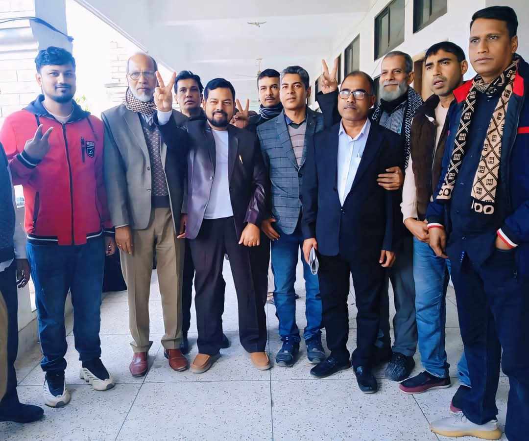 বানারীপাড়ায় আগুন সন্ত্রাস মামলায় ১১ বছর পর খালাস পেয়েছেন বিএনপির সাবেক সম্পাদক গোলাম মাহমুদসহ ৮ জন নেতাকর্মী।