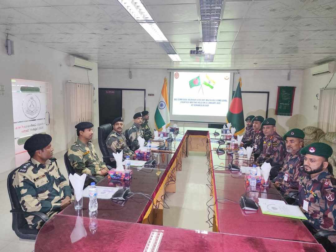 সোনামসজিদে বিজিবি -বিএসএফের মধ্যে সেক্টর কমান্ডার পর্যায়ে সভা অনুষ্ঠিত।