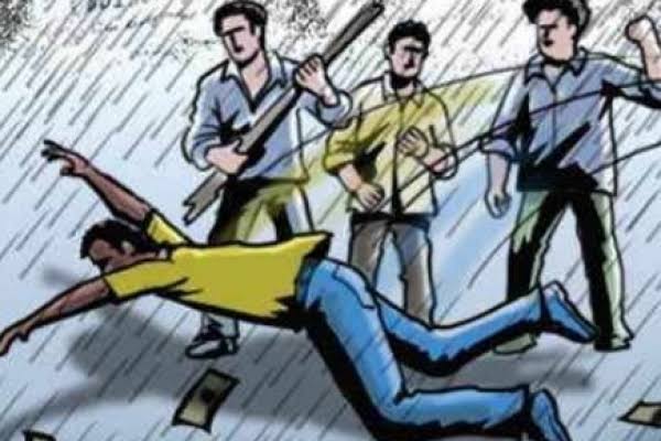 গোপালগঞ্জের কাশিয়ানীতে ডাকাতির স্টাইলে সংঘবদ্ধ চুরি।