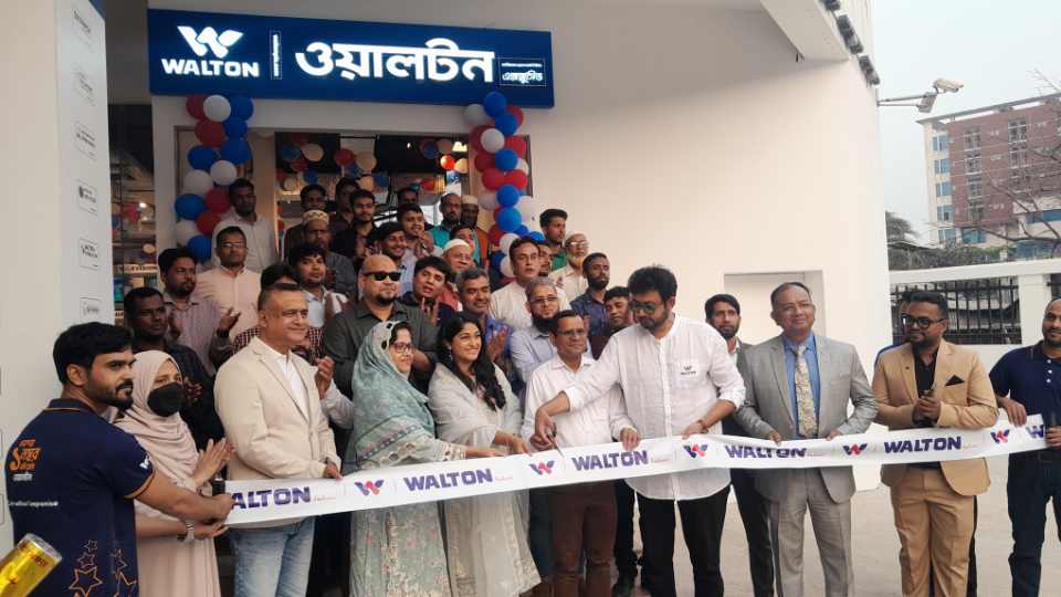 গাজীপুরে দেশের তৃতীয় বৃহত্তম শপিং মলে ওয়ালটনের শোরুম উদ্বোধন