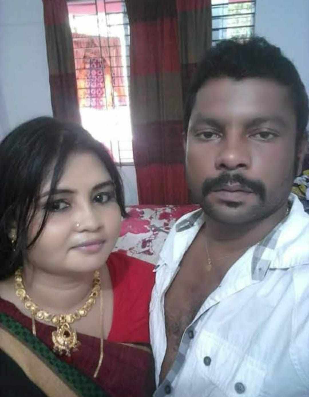 জনপ্রিয় সাংবাদিক এজেড আমিনুজ্জামান রিপনের ৮তম বিবাহ বার্ষিকীর শুভেচ্ছা।