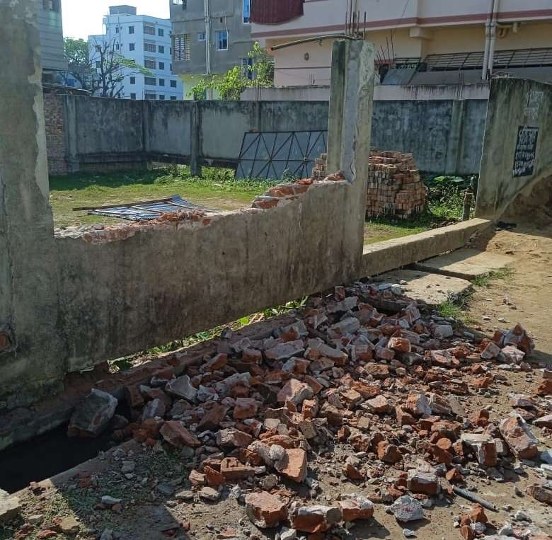 পটিয়ায় এতিমখানার  বাউন্ডারি   ওয়াল ভাংচুর,থানায় অভিযোগ।