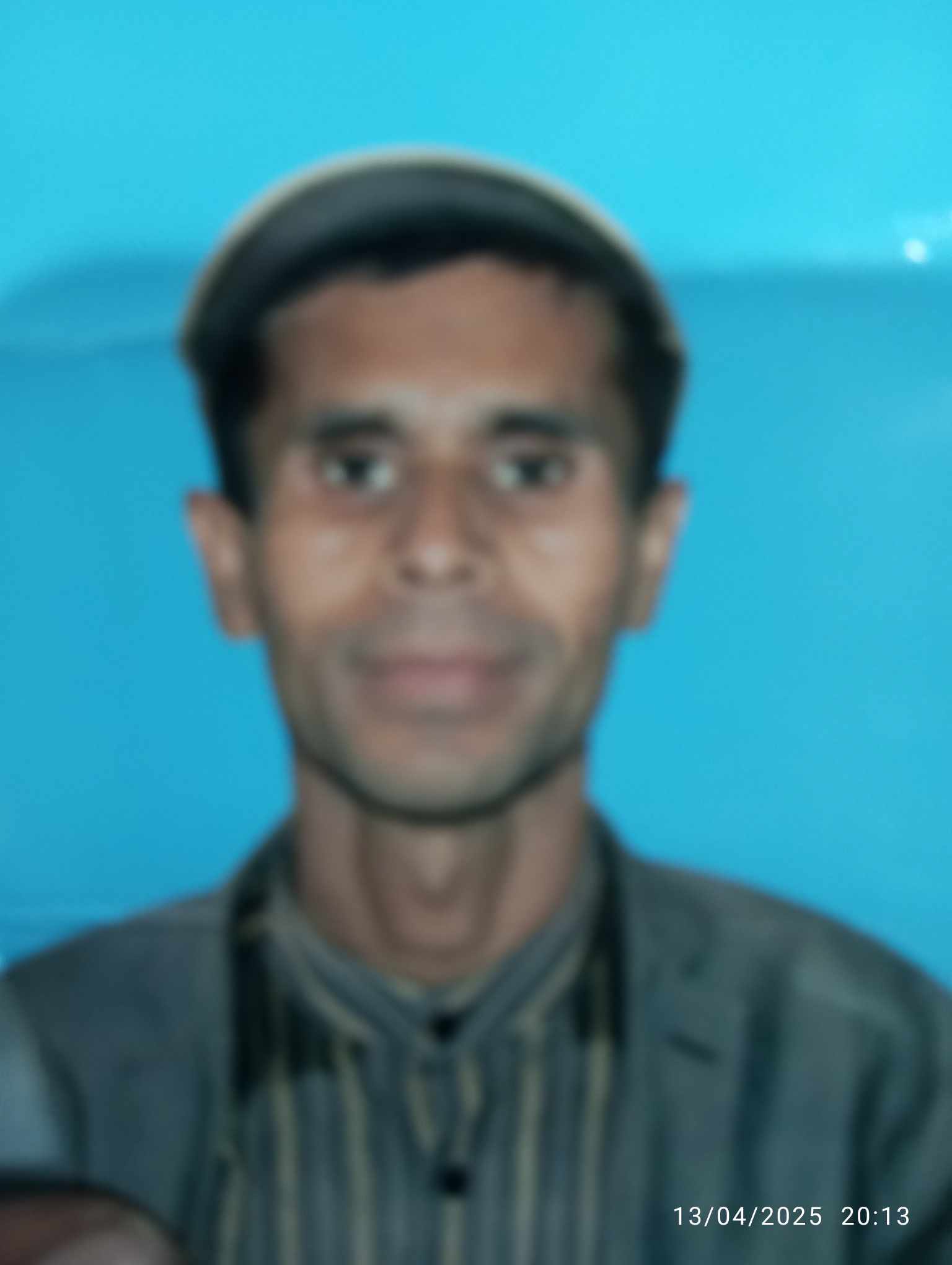 গলাচিপায় অসহায় বাচ্চু সহযোগিতা পেতে ঘুরছেন মানুষের দাড়ে দাড়ে।