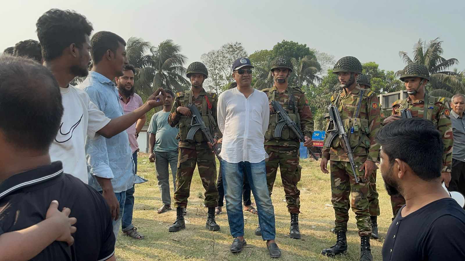 শিবচরে অতিরিক্ত বাস ভাড়া আদায়ের দায়ে ৪০ হাজার টাকা জরিমানা
