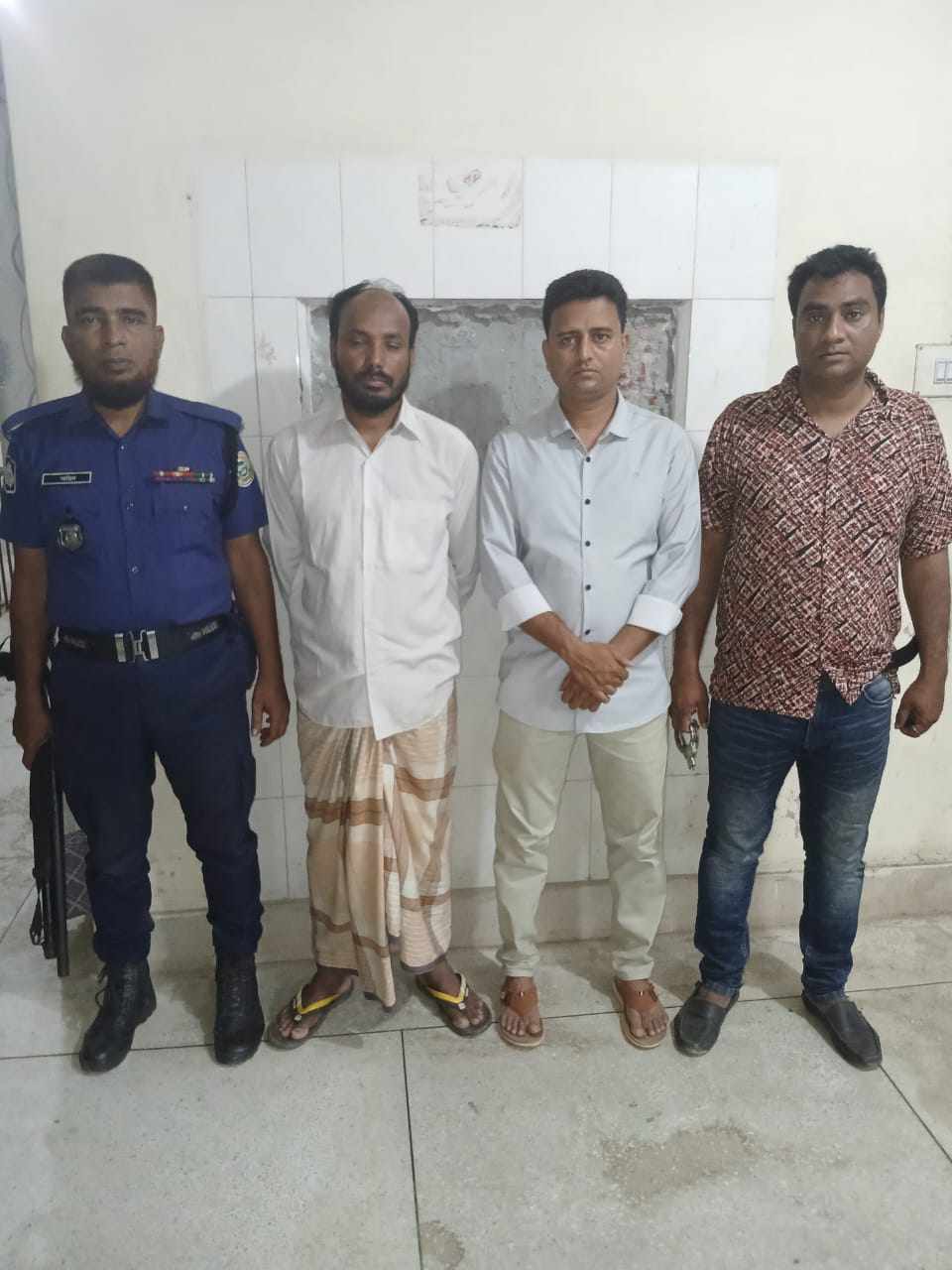 নলছিটিতে সাজাপ্রাপ্ত আসামী গ্রেফতার।