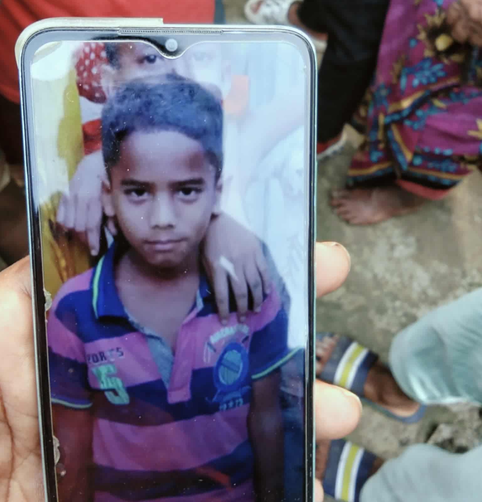 গফরগাঁওয়ে পুলিশের গাড়ি চাপায়  তৃতীয় শ্রেণীর স্কুল ছাত্রের মৃত্যু ।