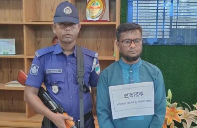 শার্শায় জালিয়াতি ও প্রতারনাসহ ৩০ মামলার আসামি গ্রেফতার।