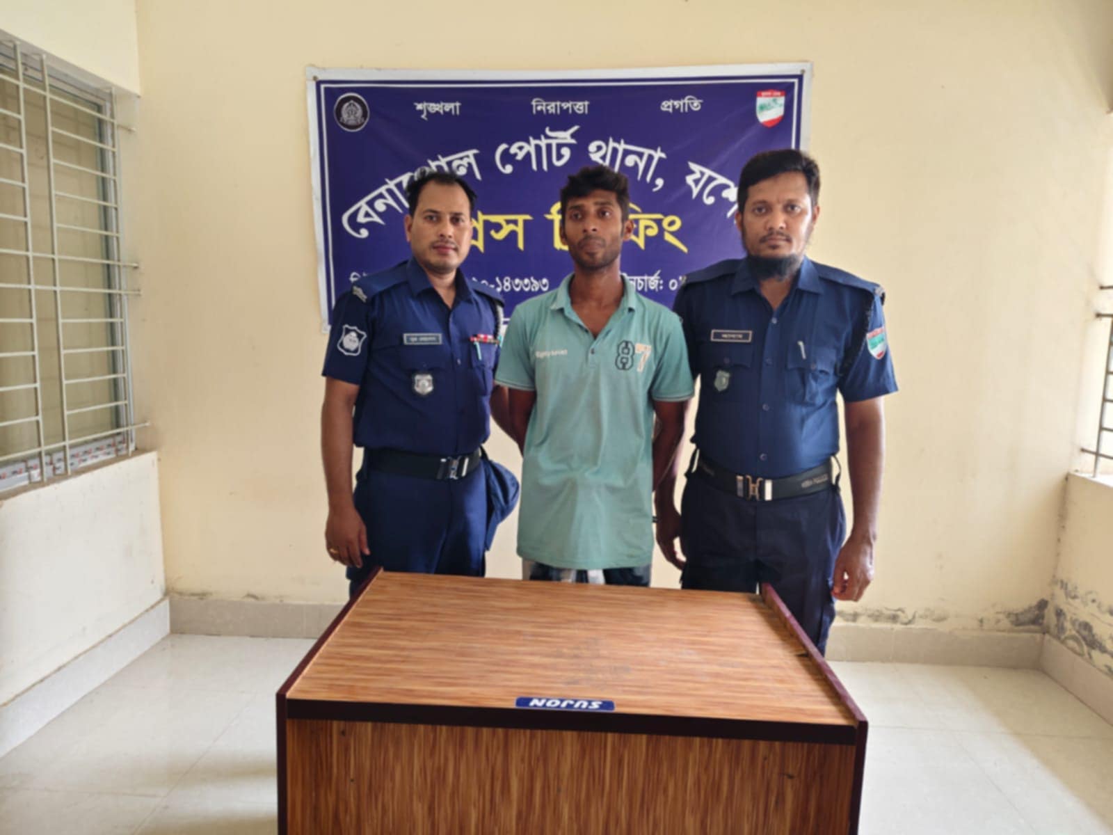 বেনাপোলে পাওনা টাকা নিয়ে সংঘর্ষে সুমন হত্যাকারী ১ জন আটক।