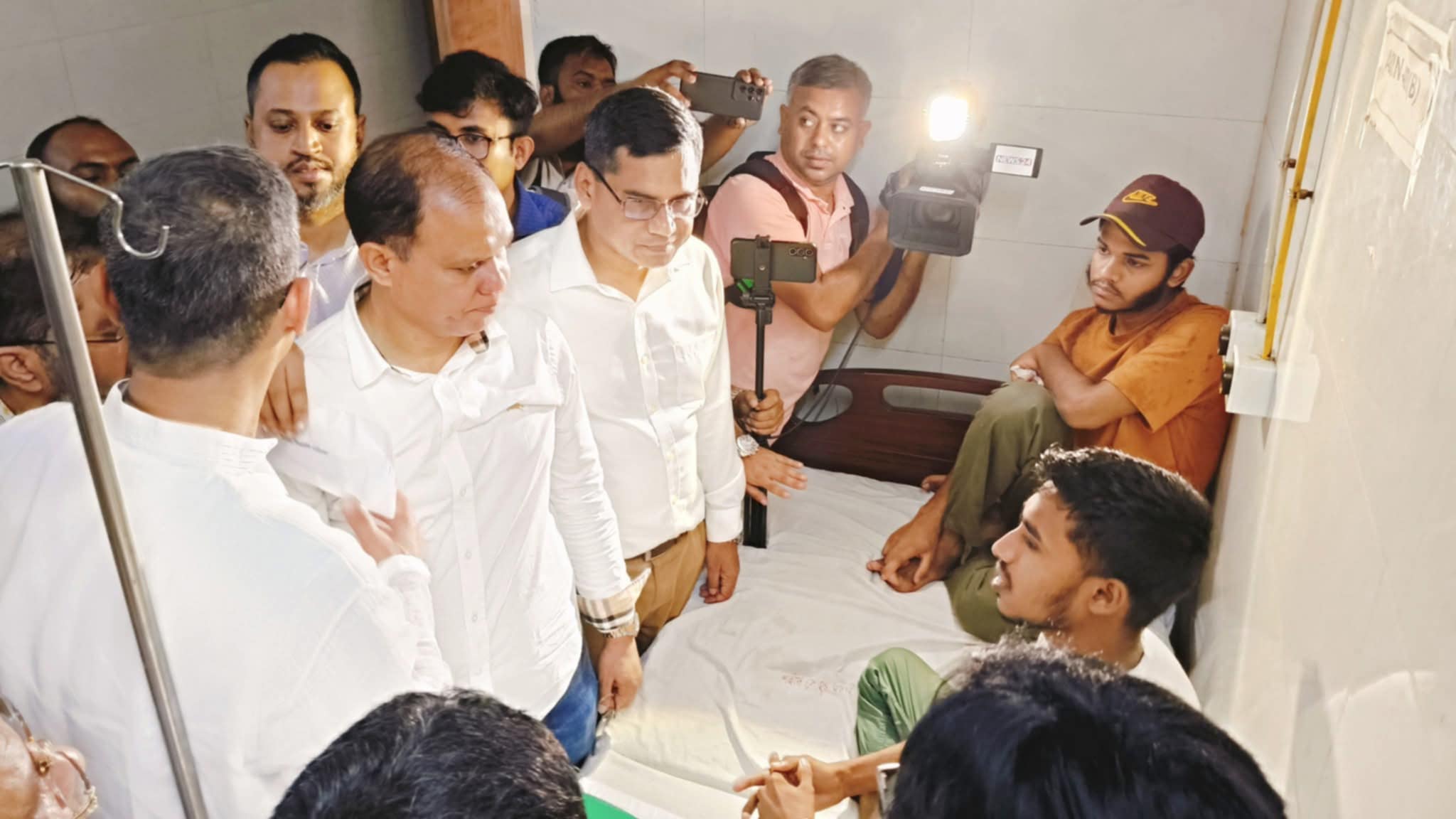 বিষপান করা’ সেই চার জুলাই যোদ্ধাকে বিএনপির আর্থিক সহায়তা