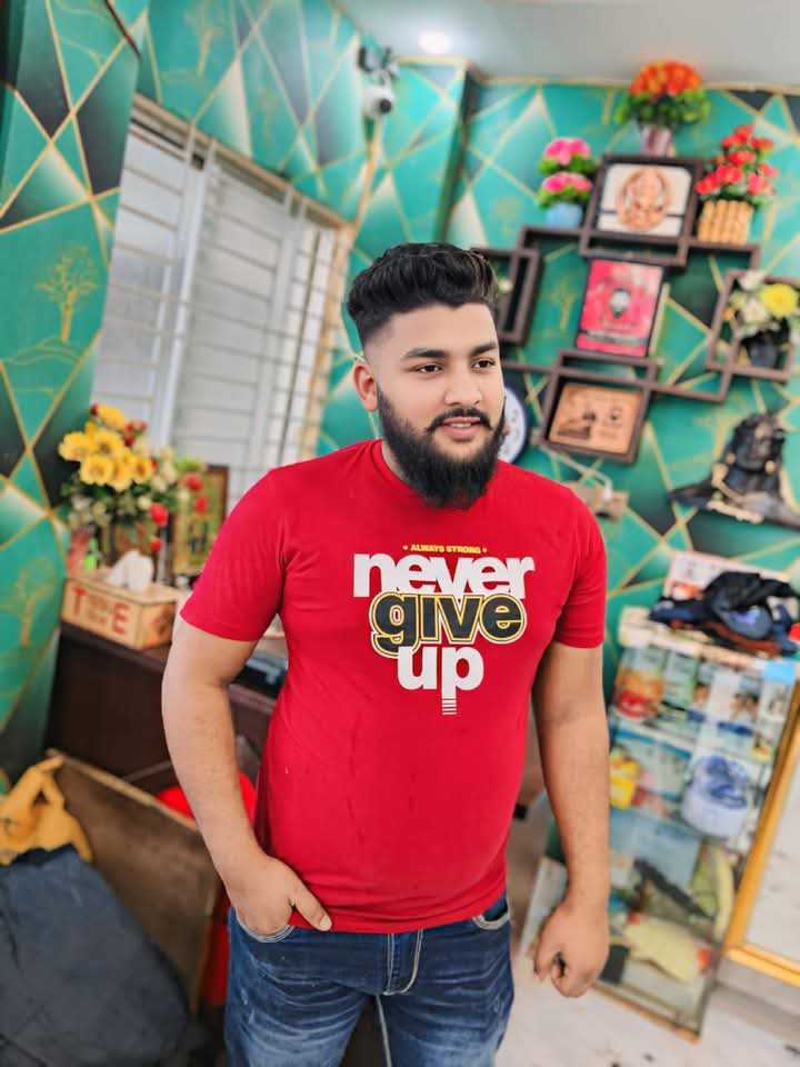 গজারিয়ায় ১০ মামলার আসামি সন্ত্রাসী সৈকত গ্রেপ্তার।