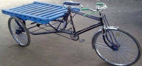 গোপালগঞ্জে ভ্যান- উল্টে প্রাণ গেল ১ চালকের।