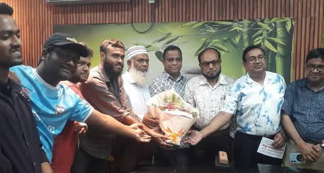 ময়মনসিংহে ডাক্তার মোহাম্মদ আলী ও মনসুর আলম চন্দনকে সংবর্ধনা।