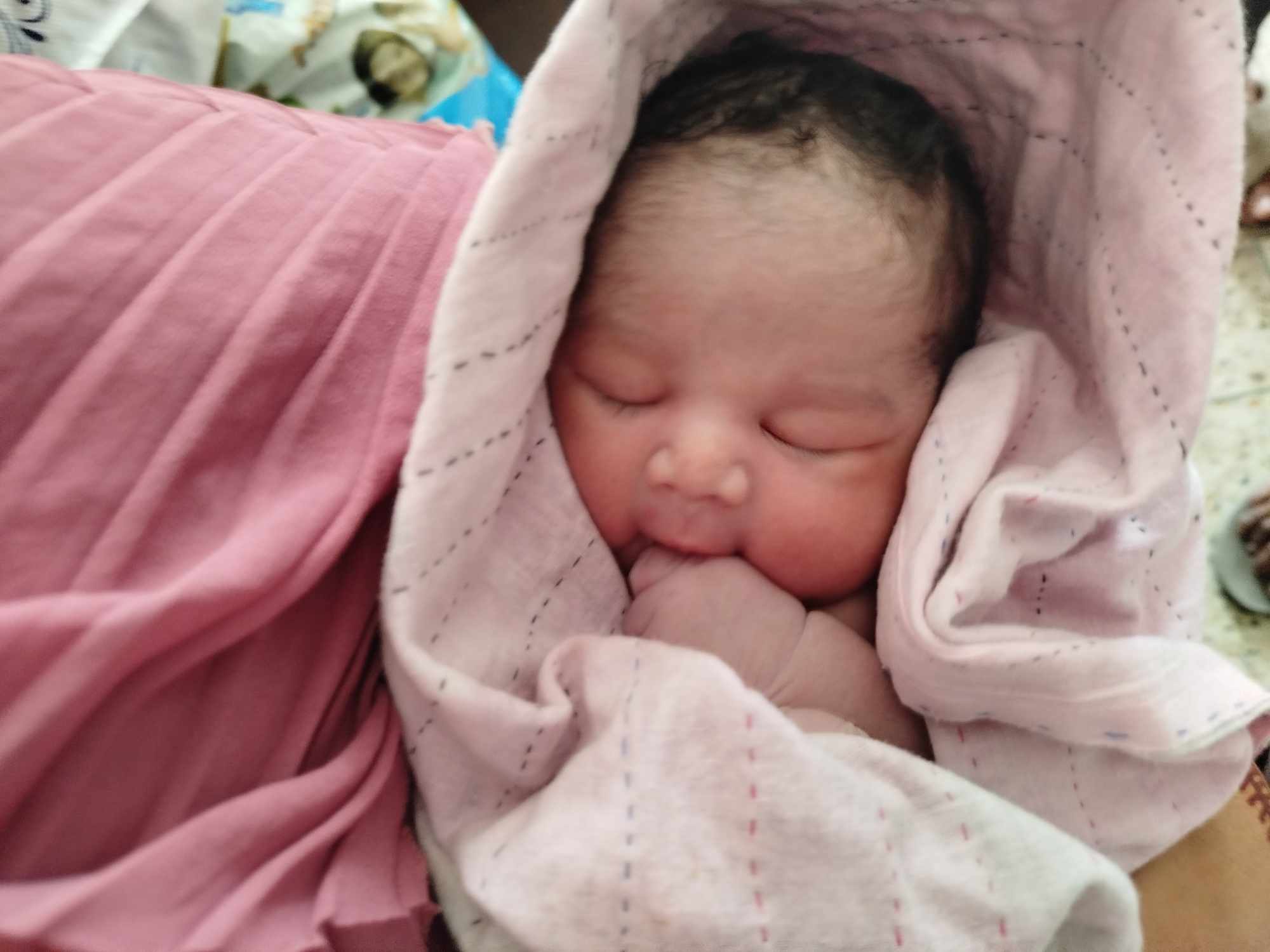 চতুর্থবার পুত্র সন্তানের বাবা হলেন  নবিনবাগ এর  খালিদ হাসান মিয়া।