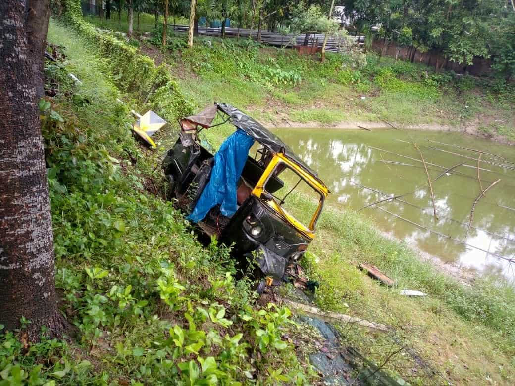 ঠাকুরগাঁও পঞ্চগড় মহাসড়কে সড়ক দুর্ঘটনায় বাবা মেয়ের মৃত্যু