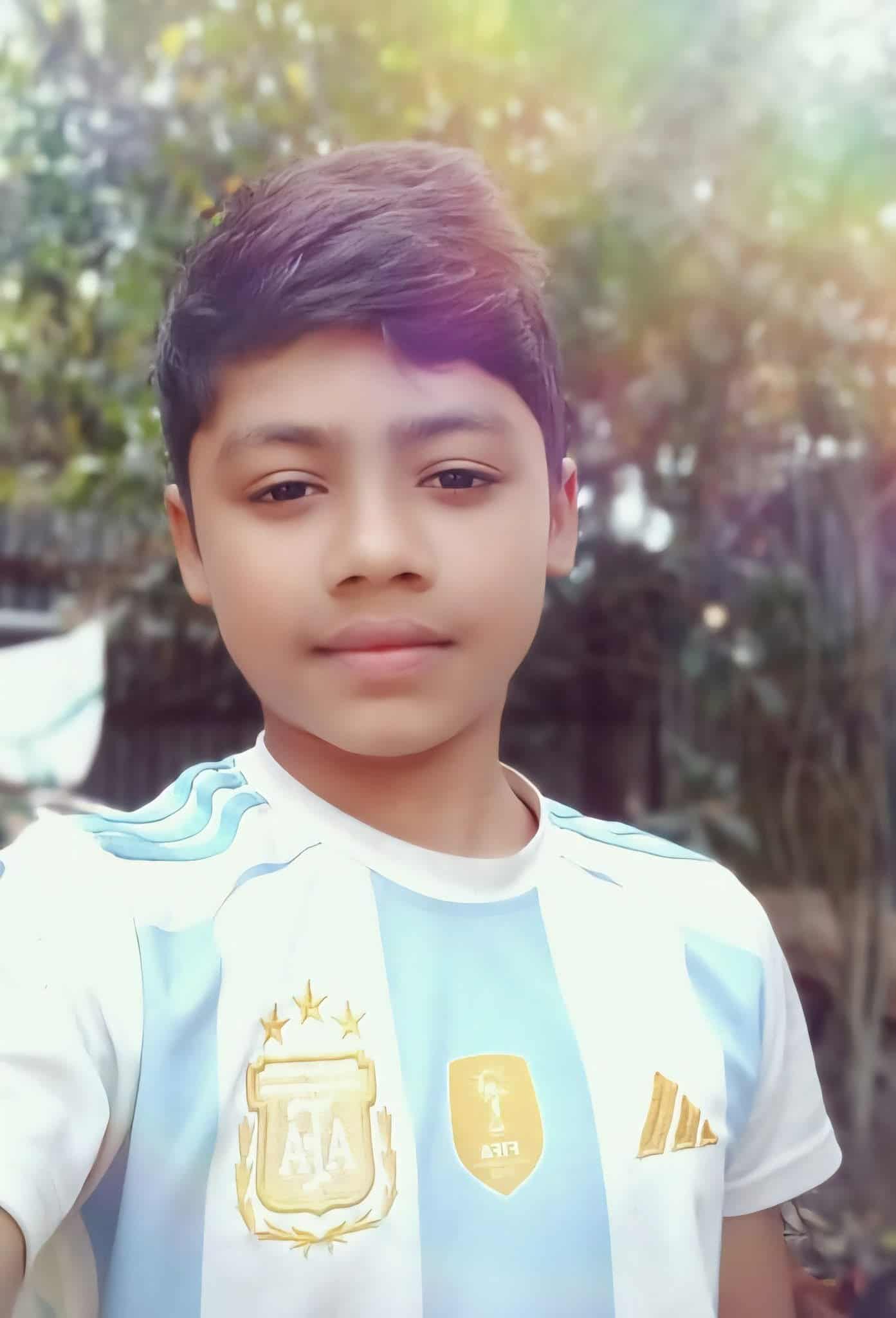 গোপালগঞ্জের  কাশিয়ানীতে জমি নিয়ে বিরোধের জের ধরে – ধর্ষণ’ মামলার আসামি শিশু রাব্বি মোল্লা।