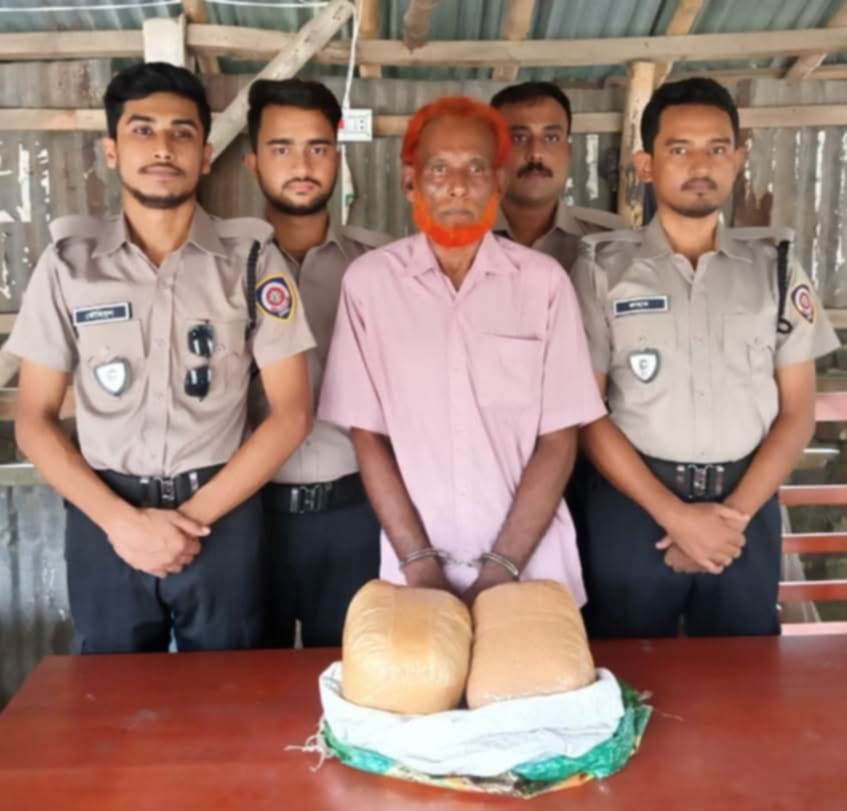 শার্শায় ৪ কেজি গাঁজাসহ এক মাদক ব্যবসায়ী আটক