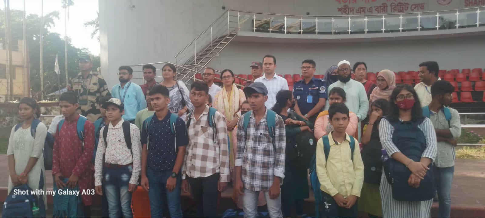 বেনাপোল দিয়ে ভারত থেকে দেশে ফিরল ১৭ শিশু  কিশোর ও কিশোরী।