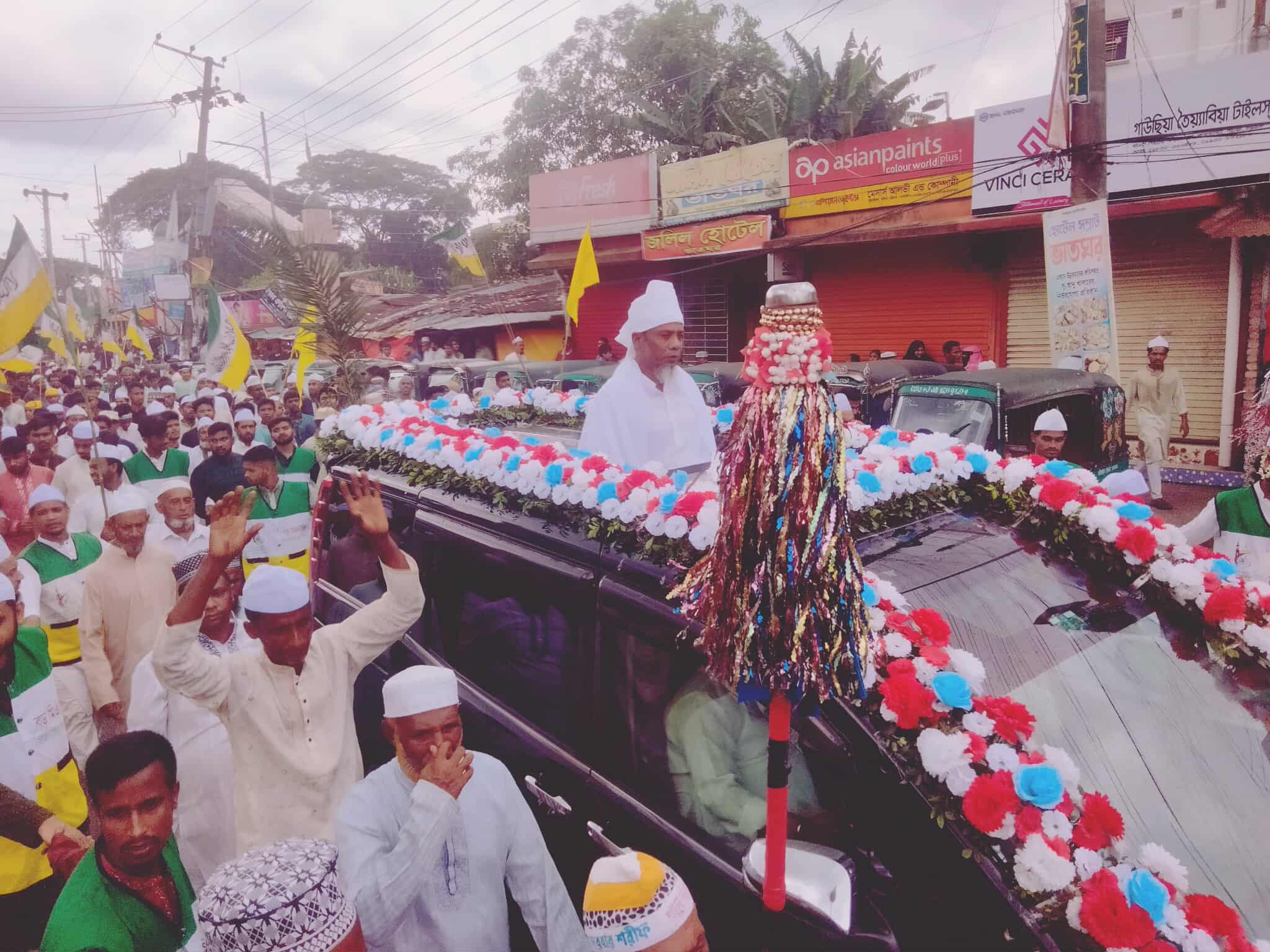 পটিয়া সাতগাছিয়া দরবার শরীফ  বড় মিয়া মঞ্জিলের জশনে জুলুসে  ঈদে মিলাদুন্নবী অনুষ্ঠিত।