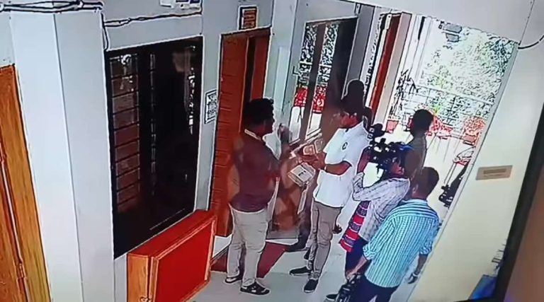 received 760714453793773 || Dailydeshsomoy