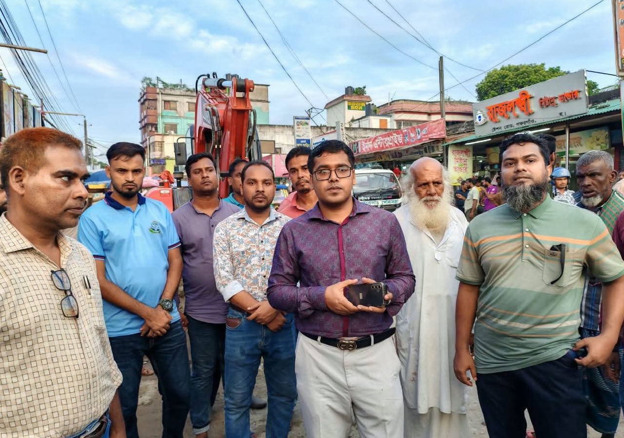 গফরগাঁয়ে উৎসব মুখর পরিবেশে শারদীয় দূর্গাপূজা উদযাপন শুরু।