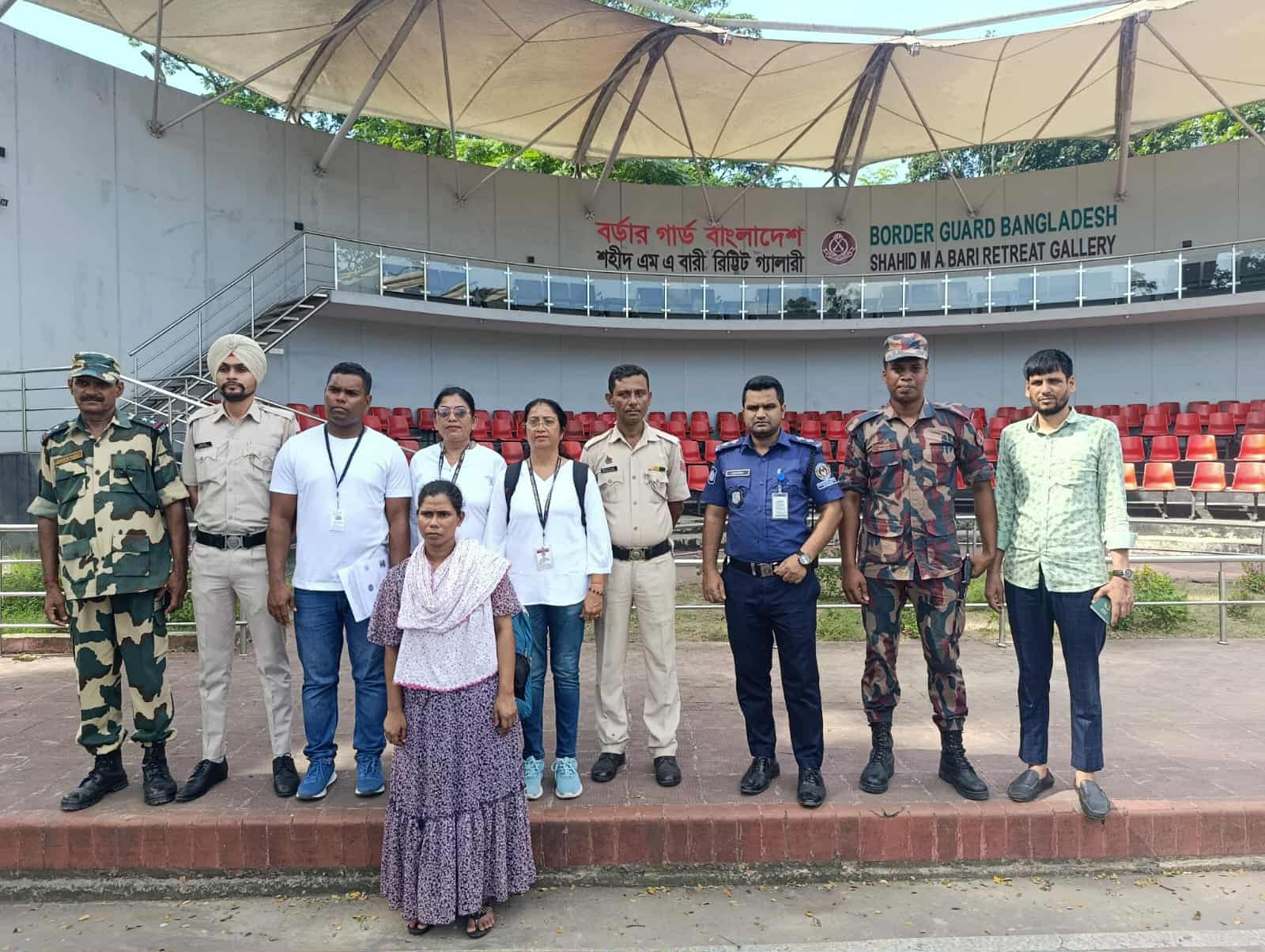 বেনাপোল দিয়ে ভারত থেকে দেশে ফিরলেন পাঁচারের শিকার এক নারী।