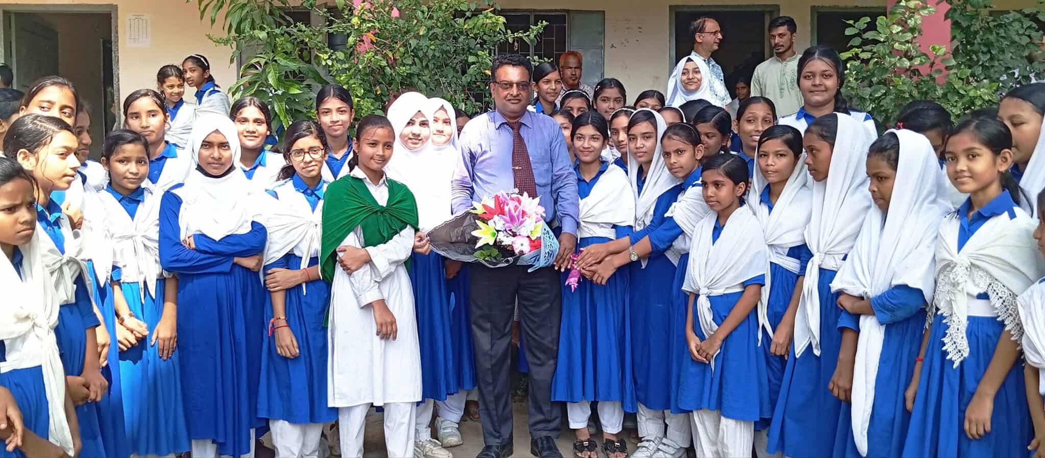 পটিয়ায় মাধ্যমিকে শ্রেষ্ট গুনী  প্রধান শিক্ষক নাছির উদ্দীন   চক্রশালা স্কুলে সংবর্ধিত,