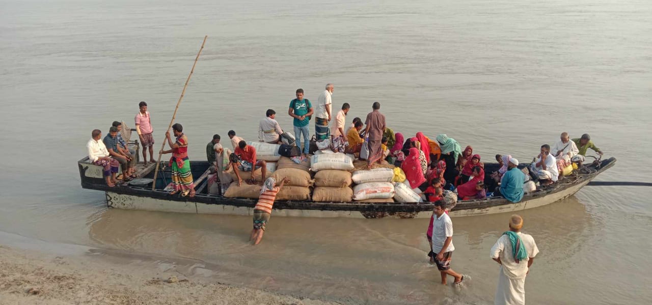 খেয়াঘাটে অতিরিক্ত টোল আদায়ের অভিযোগ ভিত্তিহীন — ইজারাদারদের দাবি।