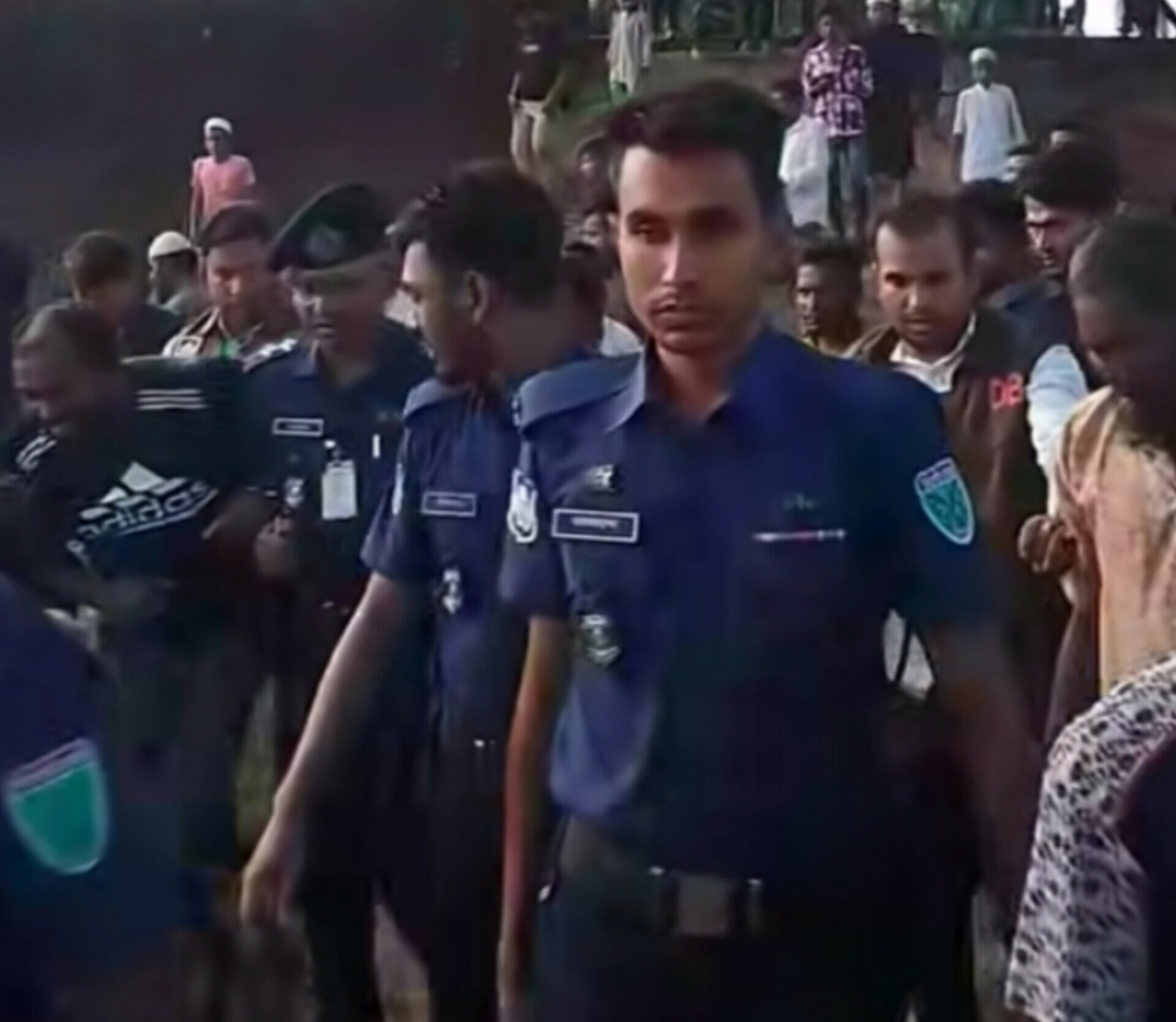 সিলেটে ষষ্ঠ শ্রেণীর ছাত্রীর বিষপানে মৃত্যু :প্যারোলে মেয়ের জানাজায় বাবা।