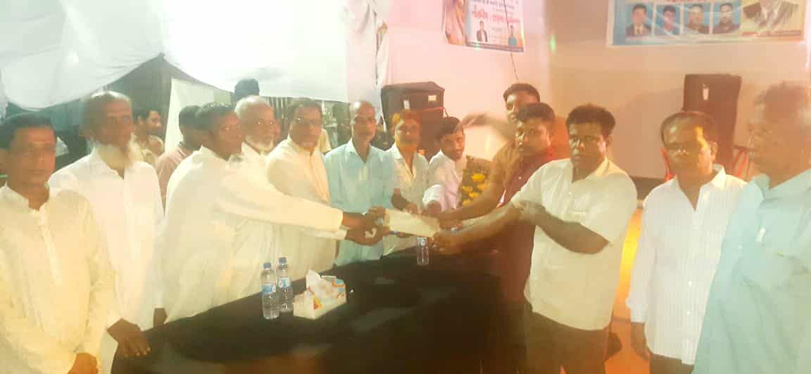 পটিয়ায় এলডিপি’র নেতৃবৃন্দ    শারদীয় দুর্গাপুজার বিভিন্ন মণ্ডপ পরিদর্শন: আর্থিক অনুদান প্রদান ।