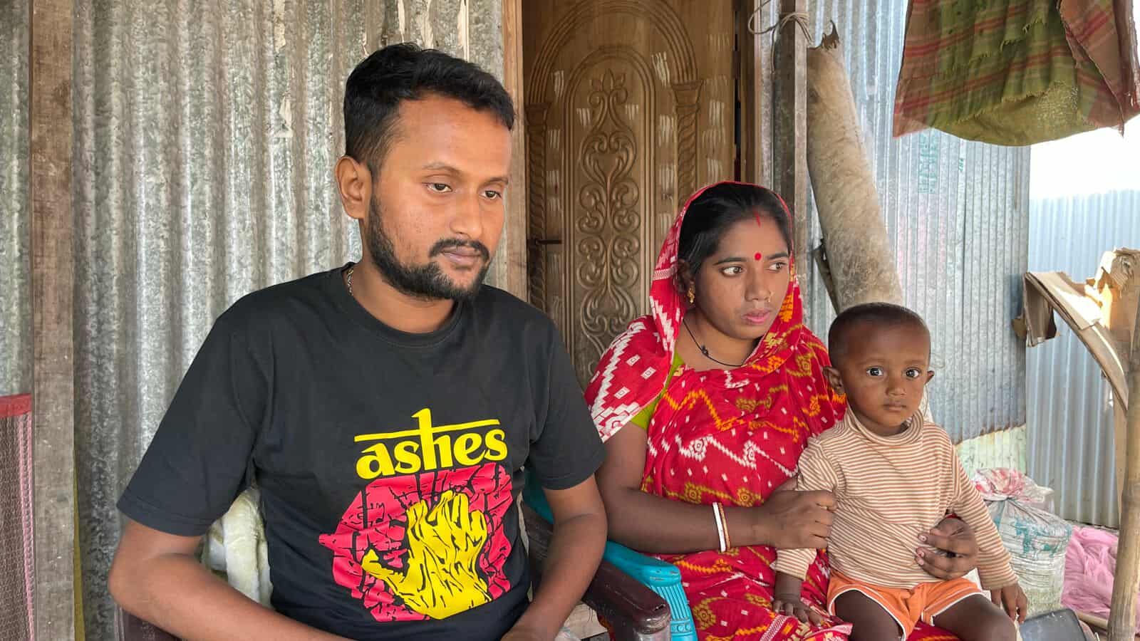 সন্তানদের মুখের দিকে তাকিয়ে বাঁচতে চাই বিজয় বাদ্যকর।