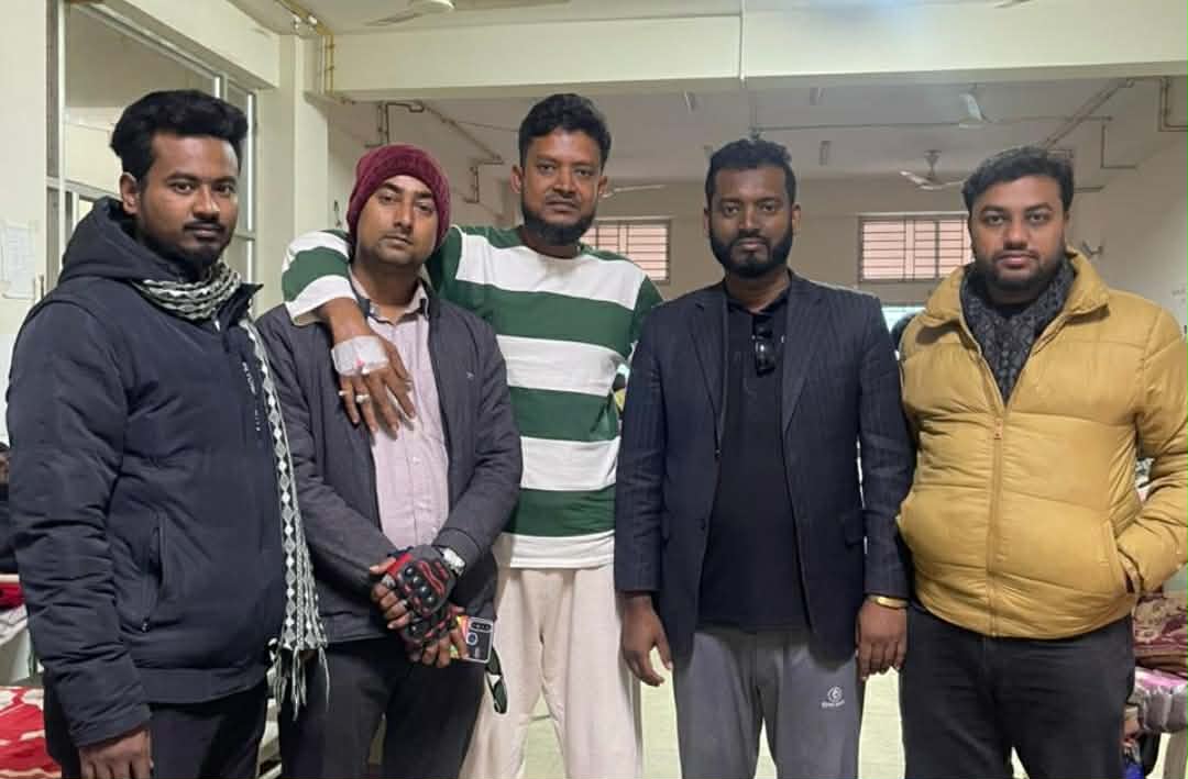 অসুস্থ সাংবাদিক শিহাব মোল্লাকে দেখতে গোপালগঞ্জ মেডিকেলে এনপিএস নেতৃবৃন্দ