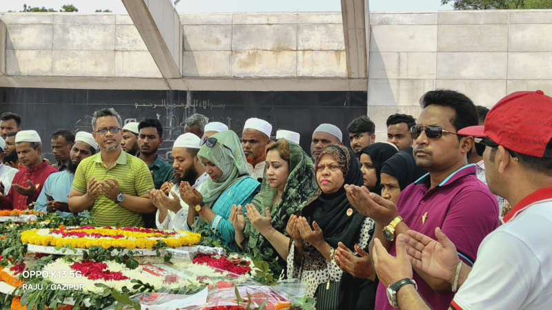 বীর শহীদদের প্রতি শ্রদ্ধা জানালেন এ্যাড. দিলারা সুলতানা সেতু,