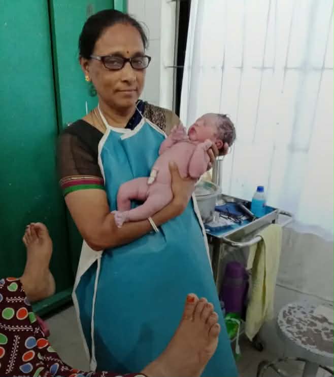 গলাচিপায় ঈদের দিনেও  স্বাস্থ্য ও পরিবার পরিকল্পনা সেবা মিলছে মা ও শিশু কল্যাণ কেন্দ্রে নরমাল ডেলিভারি,