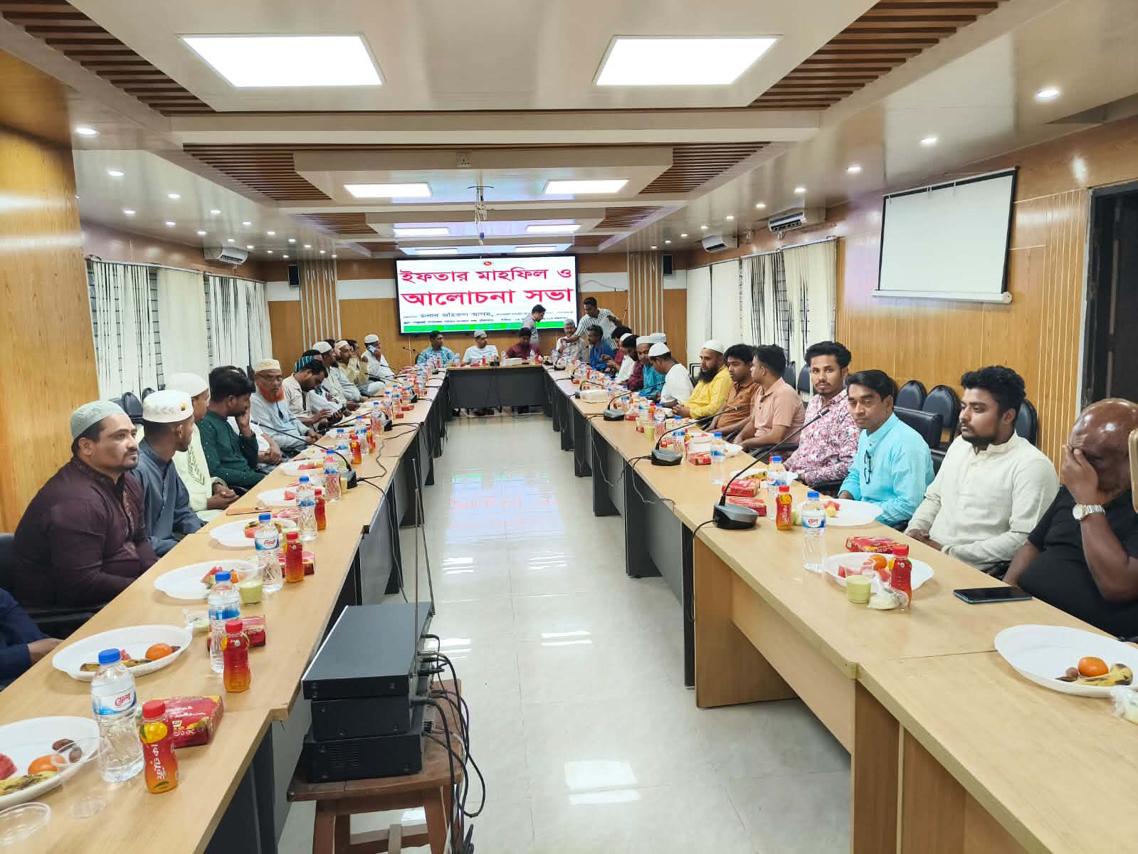 গোপালগঞ্জের টুঙ্গিপাড়া প্রেসক্লাব-এর আয়োজনে ইফতার মাহফিল ও আলোচনা সভা অনুষ্ঠিত।