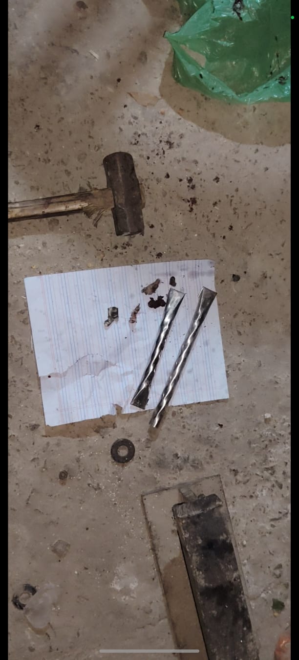 টুঙ্গিপাড়ায় বোমা বিস্ফোরণে মাদ্রাসাছাত্র গুরুতর আহত।