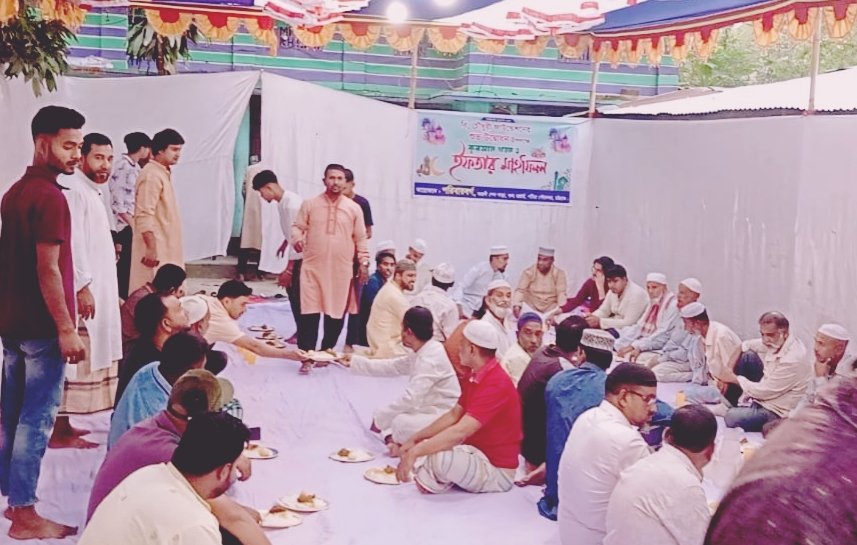 পটিয়ায় বি. চৌধুরী ফাউন্ডেশনের   চালসহ খাদ্য সামগ্রী  বিতরণ   ও ইফতার মাহফিল অনুষ্ঠিত। 