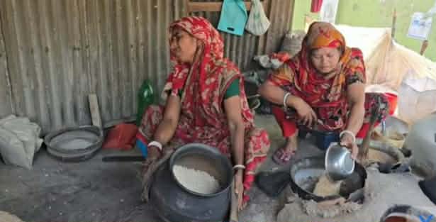 গলাচিপায় বিলুপ্তির পথে হাতে ভাজা মুড়ির ঐতিহ্য,