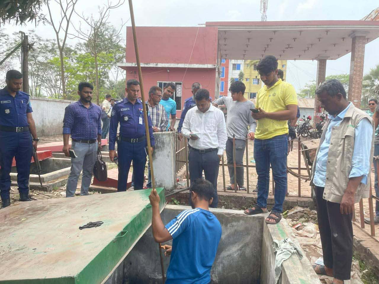 কোটালীপাড়ায় ফিলিং স্টেশনে তেল মজুদ ও সরবরাহে প্রশাসনের মনিটরিং জোরদার।
