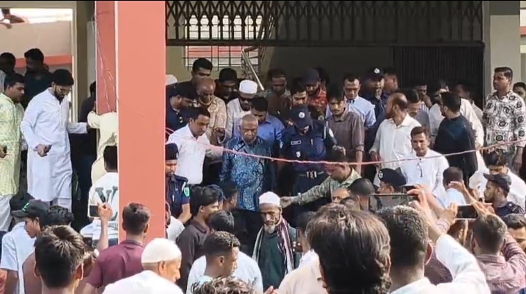 মন্ত্রীর উপস্থিতিতে আসন নিয়ে উত্তেজনা, গোয়াইনঘাটে অনুষ্ঠান ত্যাগ করে চলে যান মন্ত্রী,