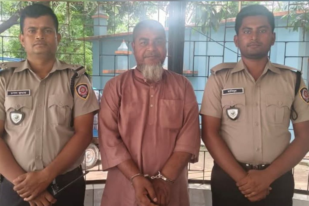 চাঁপাইনবাবগঞ্জে মাদকবিরোধী বিশেষ অভিযানে ৫৭০ পিস ইয়াবাসহ ১ জন আটক, 1 received 1280197737658972 || Dailydeshsomoy