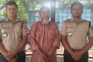 চাঁপাইনবাবগঞ্জে মাদকবিরোধী বিশেষ অভিযানে ৫৭০ পিস ইয়াবাসহ ১ জন আটক, 4 received 1280197737658972 || Dailydeshsomoy