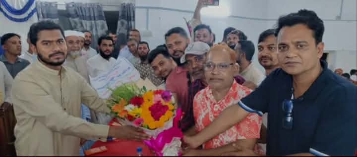 গলাচিপায় শ্রম ও বৈদেশিক কর্মসংস্থান প্রতিমন্ত্রী নুরুল হকের আগমন: হাজারো মানুষের উচ্ছ্বাস, প্রেসক্লাব নবগঠিত আহ্বায়ক কমিটির ফুলের শুভেচ্ছা, 1 received 1628417382096781 || Dailydeshsomoy