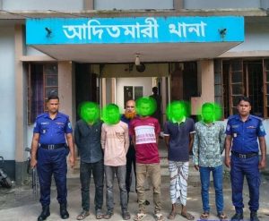 লালমনিরহাটের আদিতমারী থানা পুলিশ বিশেষ অভিযান পরিচালনা করে ০৫ জন মাদক সেবীকে আটক। 3 received 4380726265406962 || Dailydeshsomoy