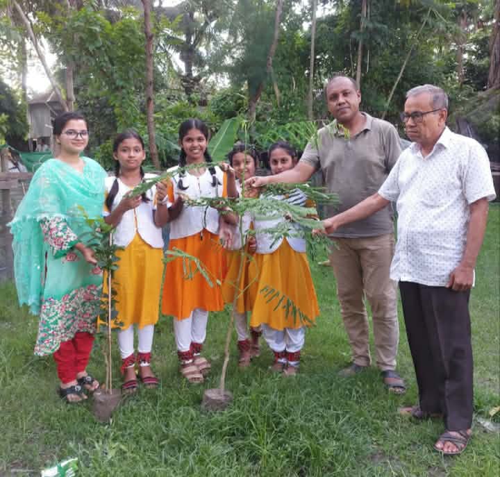 গলাচিপায় আবদুল গণি স্মৃতি পাঠাগারের উদ্যোগে বৃক্ষরোপণ কর্মসূচি অনুষ্ঠিত, 1 received 985052514433510 || Dailydeshsomoy