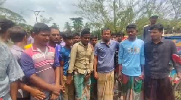 গলাচিপায় রিকশাচালকদের বিক্ষোভ, ইউএনওর কাছে অভিযোগ, 1 received 1388735262754220 || Dailydeshsomoy